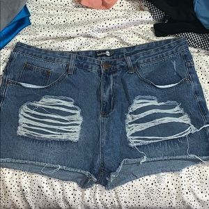 Boohoo high waisted shorts